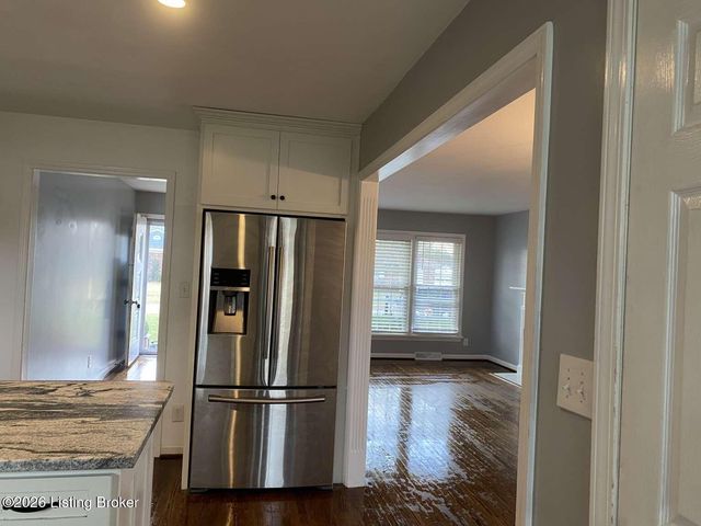 1705 Girard Dr, Louisville, KY 40222