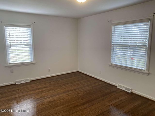 1705 Girard Dr, Louisville, KY 40222