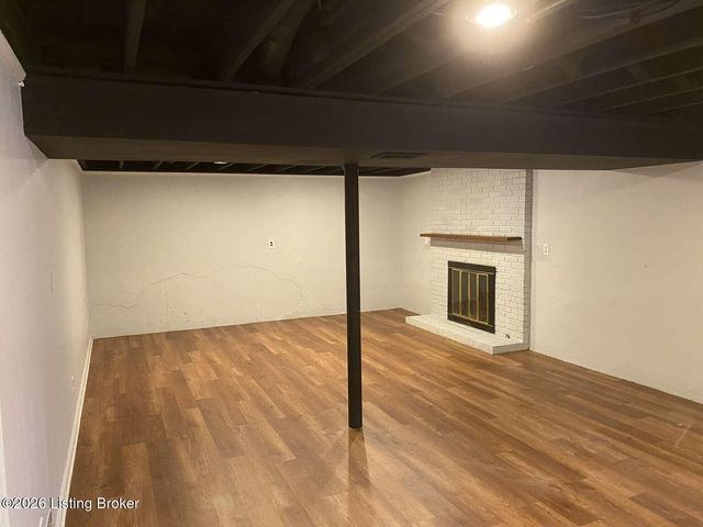 1705 Girard Dr, Louisville, KY 40222