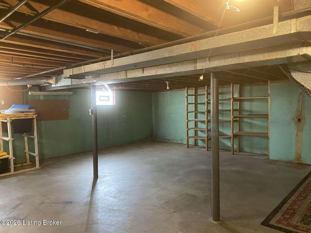 1705 Girard Dr, Louisville, KY 40222