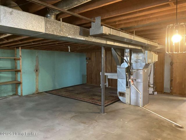 1705 Girard Dr, Louisville, KY 40222