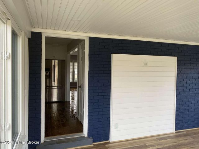 1705 Girard Dr, Louisville, KY 40222