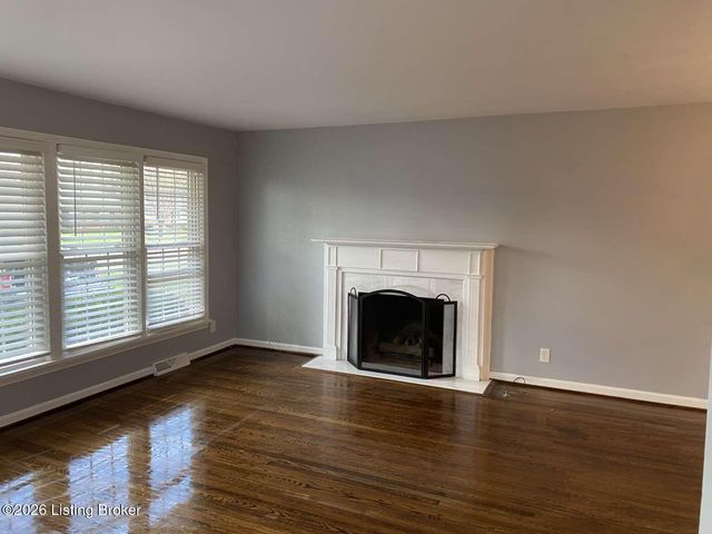 1705 Girard Dr, Louisville, KY 40222