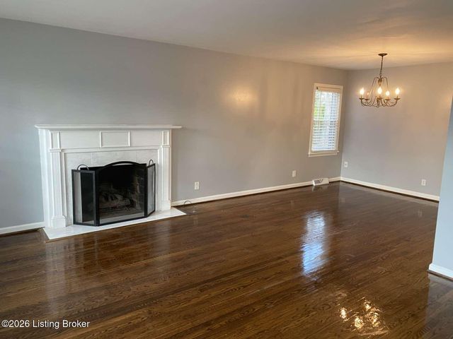 1705 Girard Dr, Louisville, KY 40222