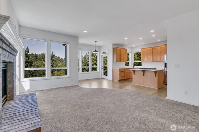 19718 12th Avenue W, Lynnwood, WA 98036