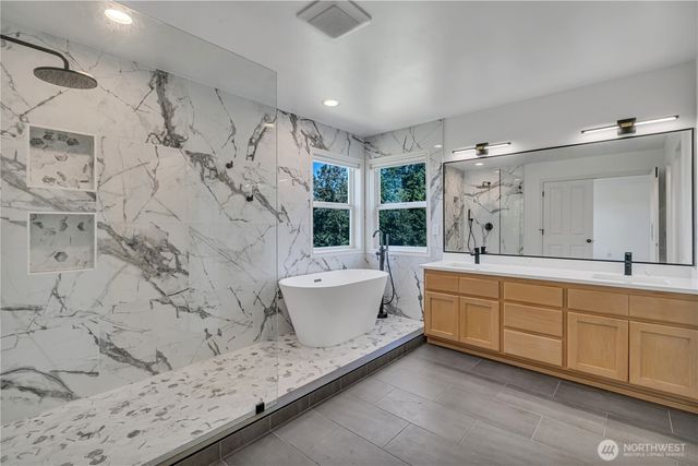 19718 12th Avenue W, Lynnwood, WA 98036