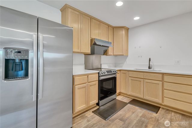 19718 12th Avenue W, Lynnwood, WA 98036