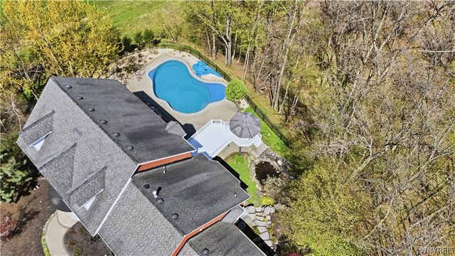 16 Woodstream Trail, Orchard Park, NY 14127