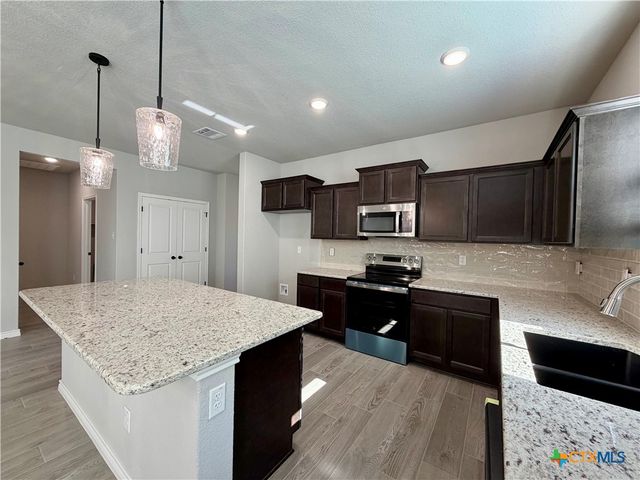 2566 Settlers Oak Drive, Belton, TX 76513