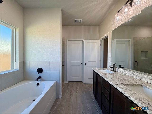 2566 Settlers Oak Drive, Belton, TX 76513