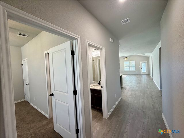 2566 Settlers Oak Drive, Belton, TX 76513