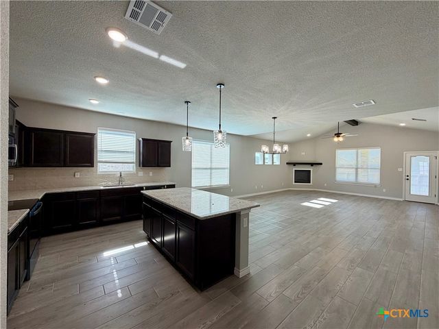 2566 Settlers Oak Drive, Belton, TX 76513