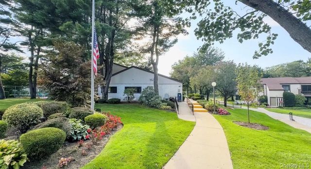 49 Richmond Boulevard 1B, Ronkonkoma, NY 11779