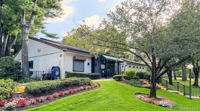 49 Richmond Boulevard 1B, Ronkonkoma, NY 11779