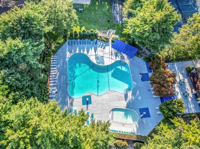 49 Richmond Boulevard 1B, Ronkonkoma, NY 11779