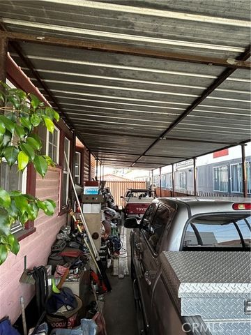 1605 W 35th, Los Angeles, CA 90018