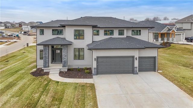 6009 Arapahoe Street, Shawnee, KS 66226