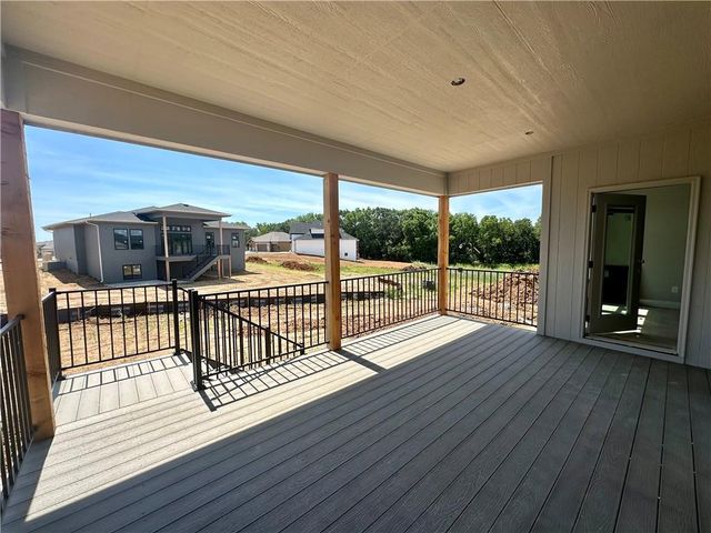 6009 Arapahoe Street, Shawnee, KS 66226