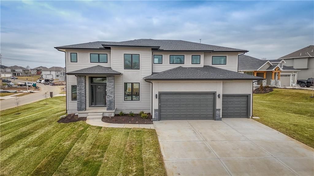 6009 Arapahoe Street, Shawnee, KS 66226