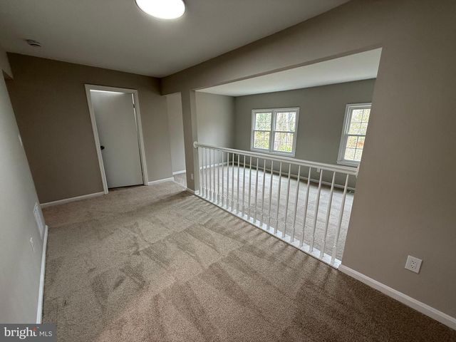 4924 MCFARLAND DR, Fairfax, VA 22032