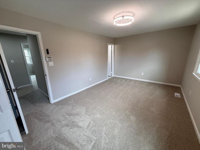 4924 MCFARLAND DR, Fairfax, VA 22032