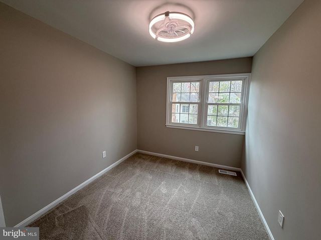 4924 MCFARLAND DR, Fairfax, VA 22032