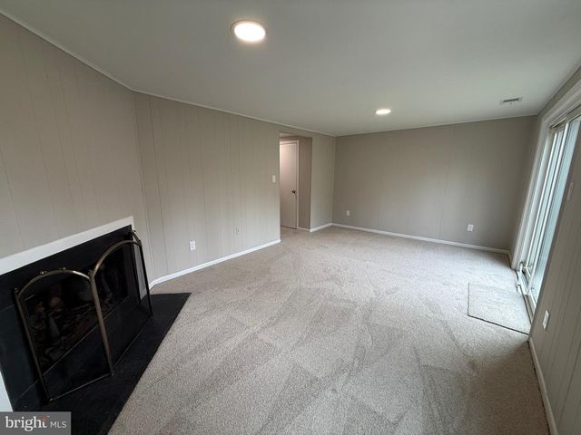 4924 MCFARLAND DR, Fairfax, VA 22032