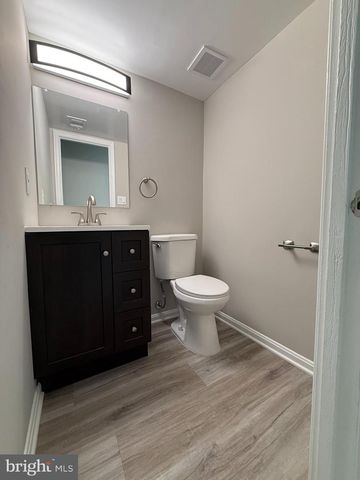 4924 MCFARLAND DR, Fairfax, VA 22032