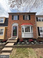 4924 MCFARLAND DR, Fairfax, VA 22032