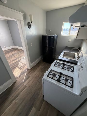 2303 Carpenter Avenue, Des Moines, IA 50311