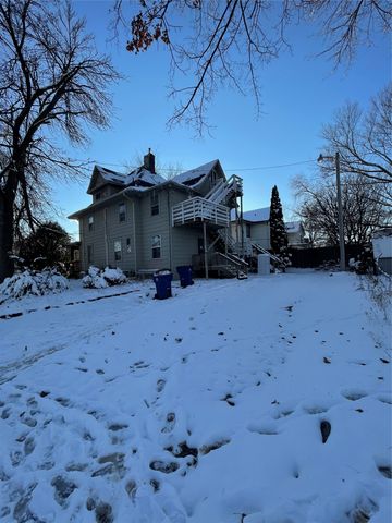 2303 Carpenter Avenue, Des Moines, IA 50311