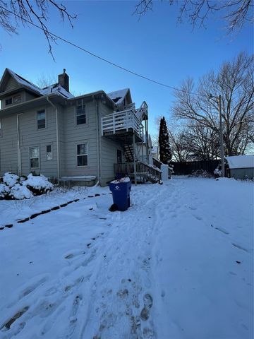 2303 Carpenter Avenue, Des Moines, IA 50311