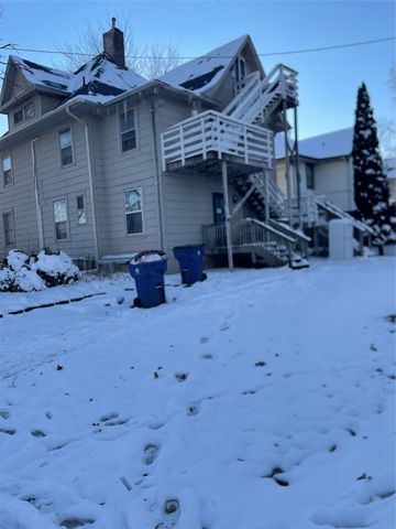 2303 Carpenter Avenue, Des Moines, IA 50311