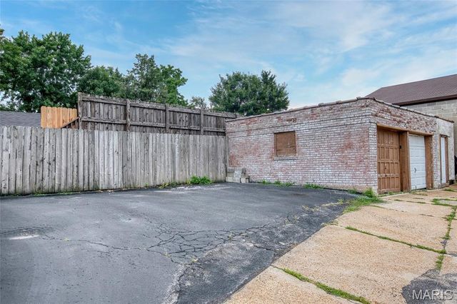8910 Gravois Road, Affton, MO 63123