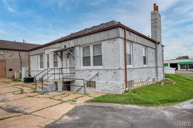 8910 Gravois Road, Affton, MO 63123