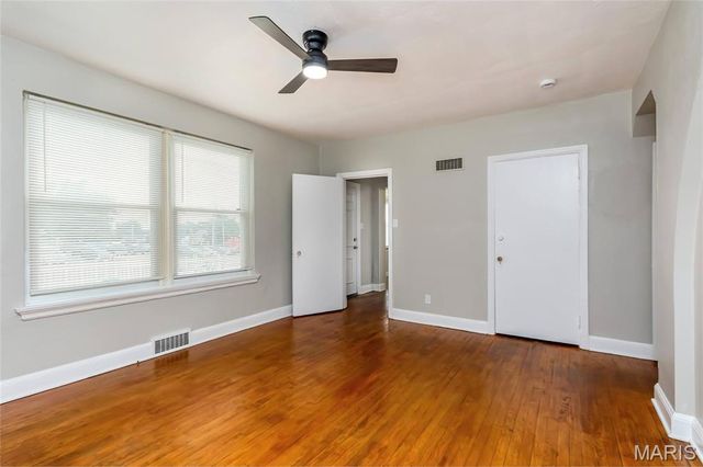 8910 Gravois Road, Affton, MO 63123