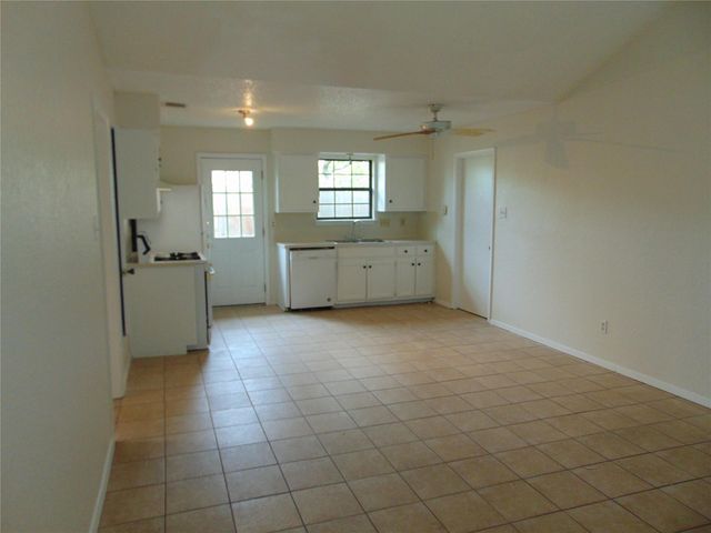 6501 Bradsher DR A, Austin, TX 78745