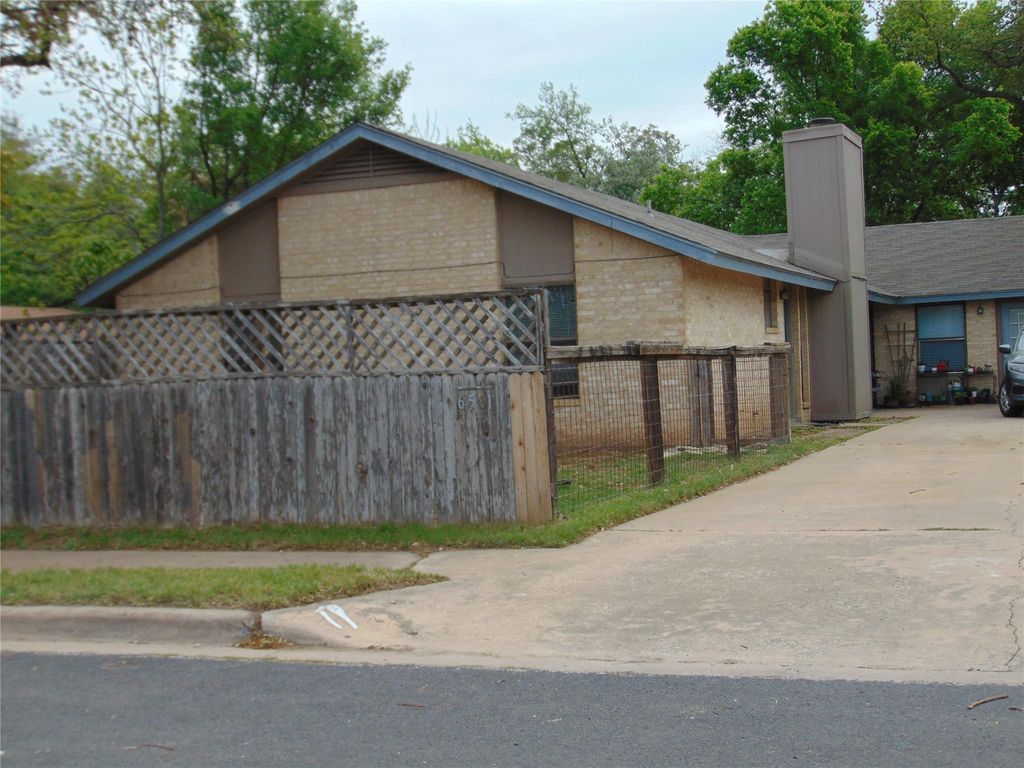 6501 Bradsher DR A, Austin, TX 78745