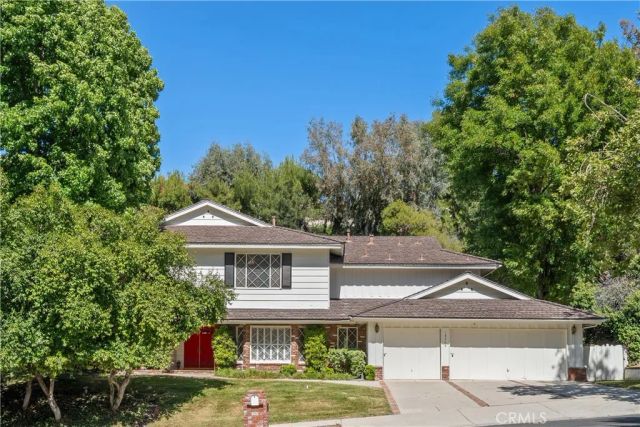 18268 Lake Encino Drive, Encino, CA 91316