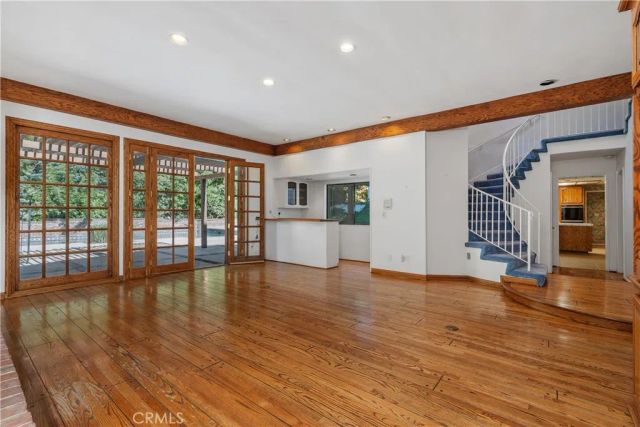 18268 Lake Encino Drive, Encino, CA 91316