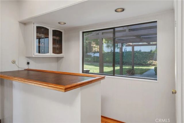 18268 Lake Encino Drive, Encino, CA 91316