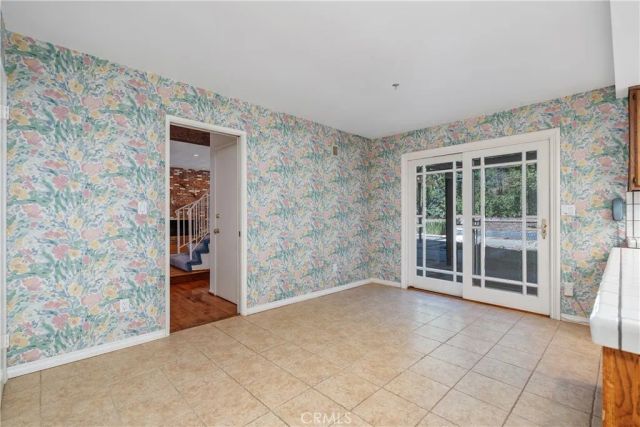 18268 Lake Encino Drive, Encino, CA 91316