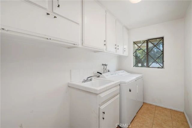 18268 Lake Encino Drive, Encino, CA 91316