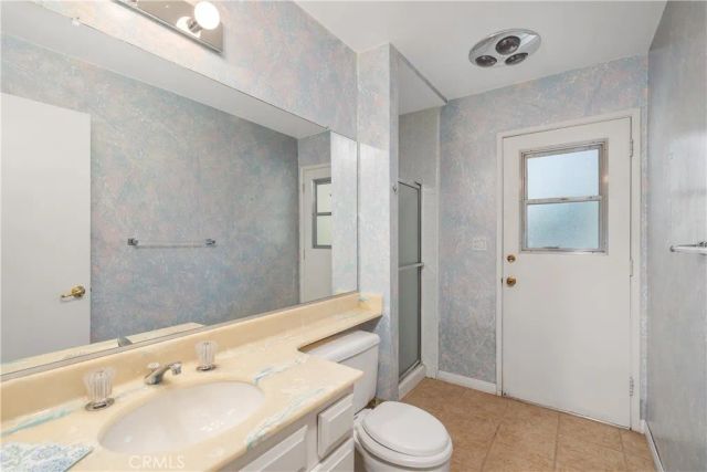 18268 Lake Encino Drive, Encino, CA 91316
