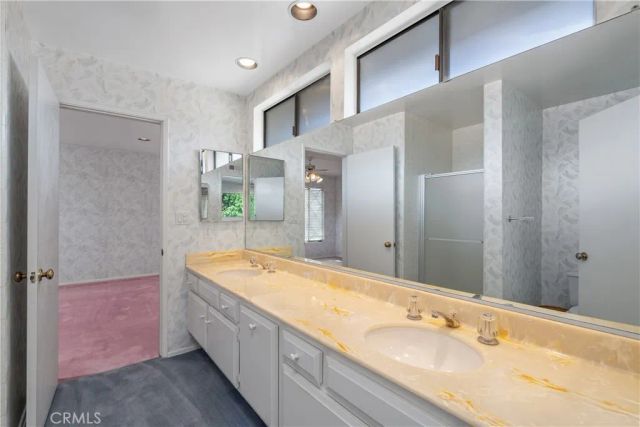 18268 Lake Encino Drive, Encino, CA 91316