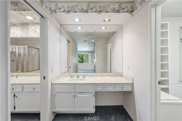 18268 Lake Encino Drive, Encino, CA 91316