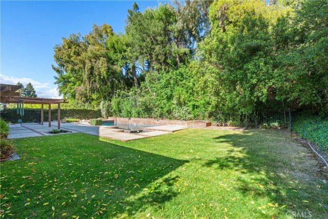 18268 Lake Encino Drive, Encino, CA 91316