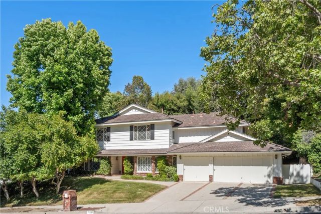 18268 Lake Encino Drive, Encino, CA 91316