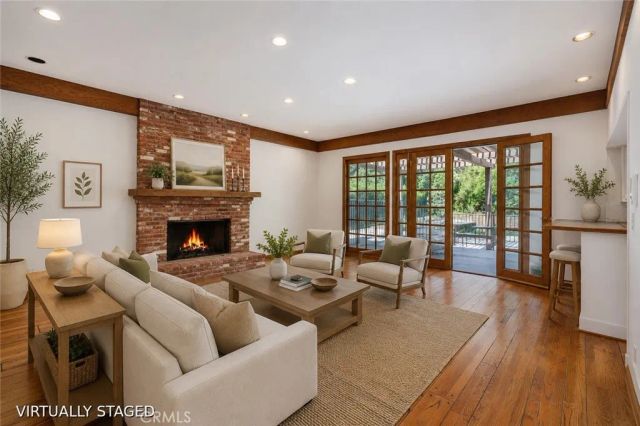 18268 Lake Encino Drive, Encino, CA 91316