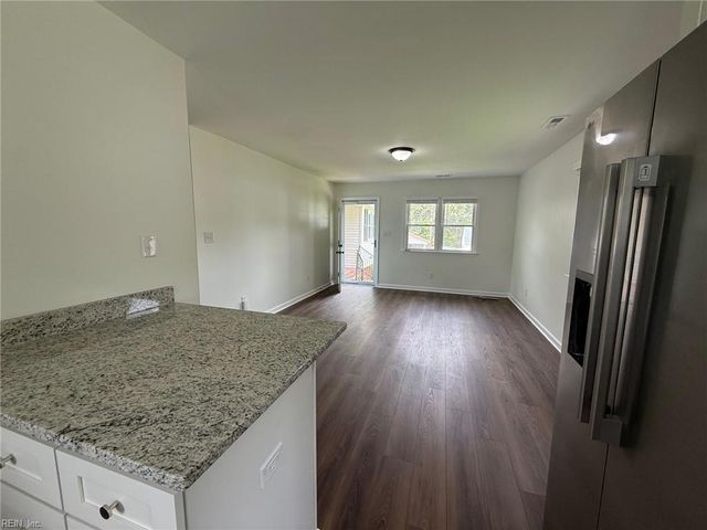 1412 Walnut Ave # B, Chesapeake, VA 23325